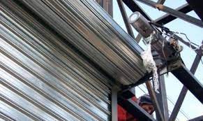 Reparación de cortinas metálicas en GBA